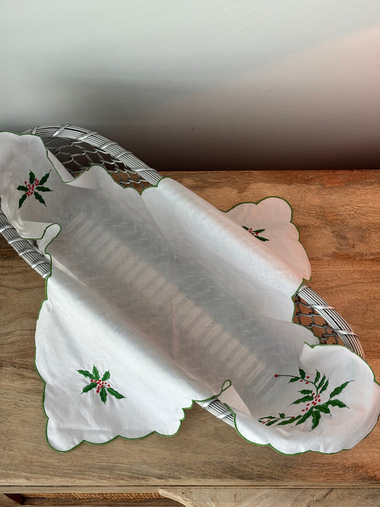 Vintage Holly Berry Embroidered Bread Basket Liner