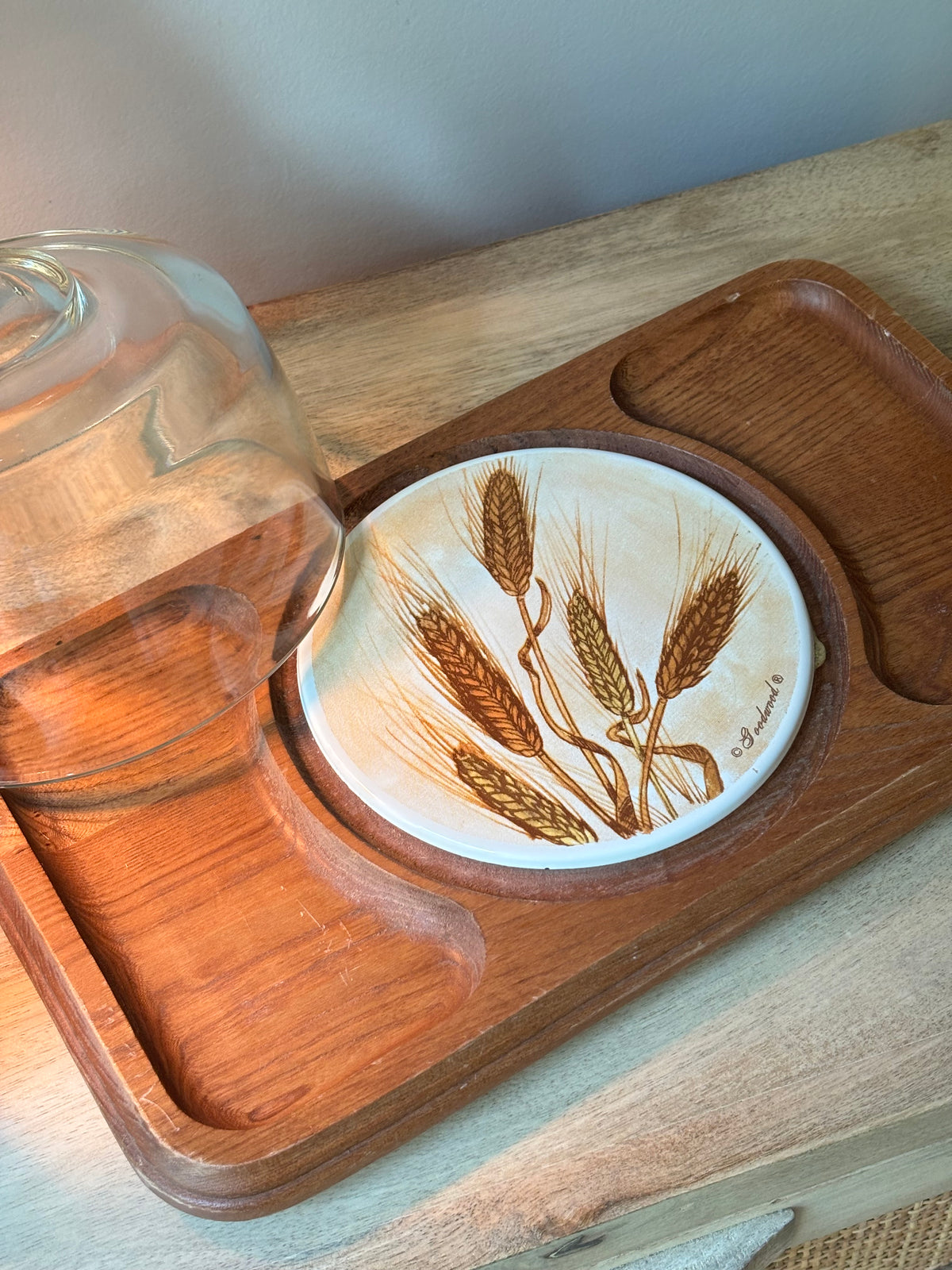 Wooden Wheat Cheese Board & Cloche