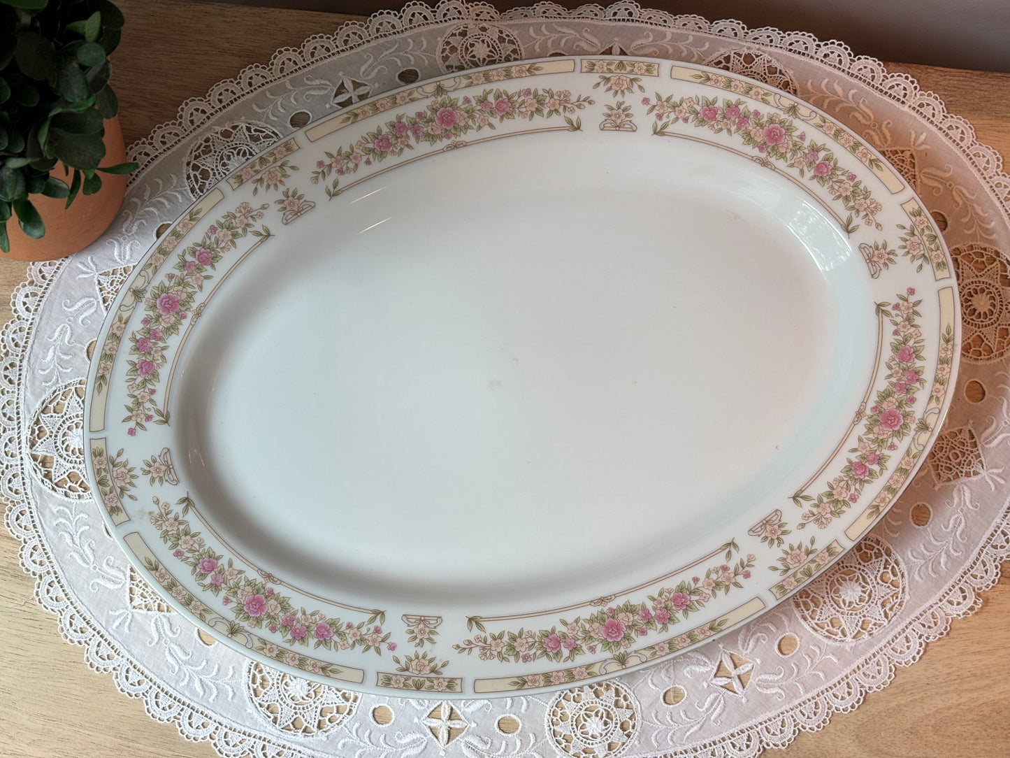 Floral Platter Majesty Trianon by Sango