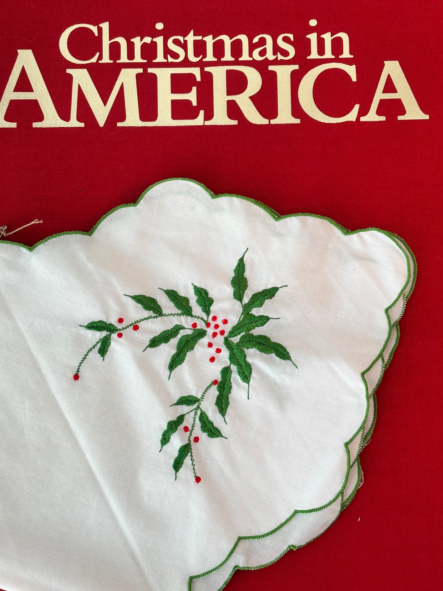 Vintage Holly Berry Embroidered Bread Basket Liner