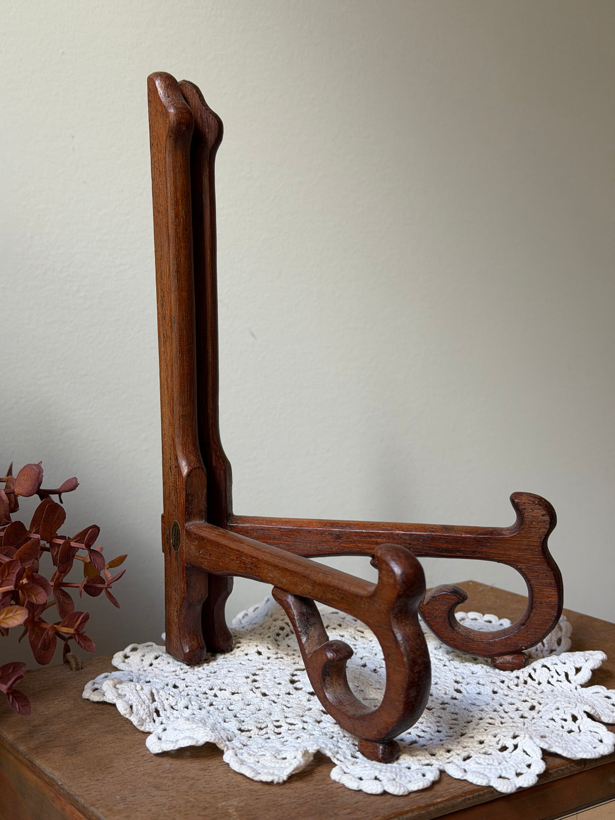 Vintage Carved Wood Swirl Plate Stand