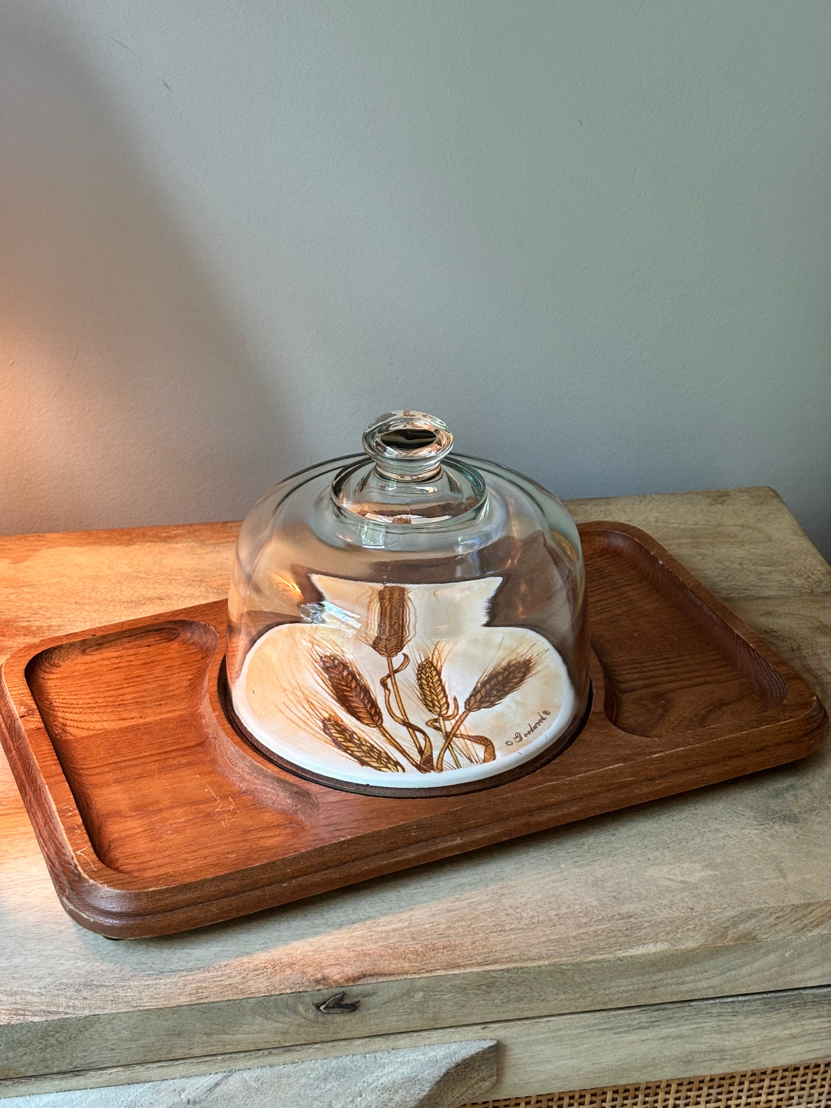 Wooden Wheat Cheese Board & Cloche