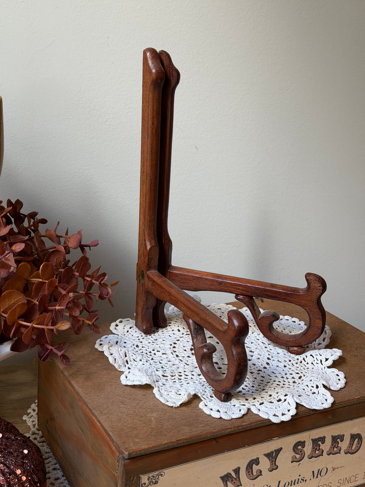 Vintage Carved Wood Swirl Plate Stand