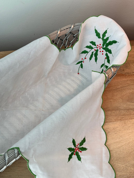 Vintage Holly Berry Embroidered Bread Basket Liner