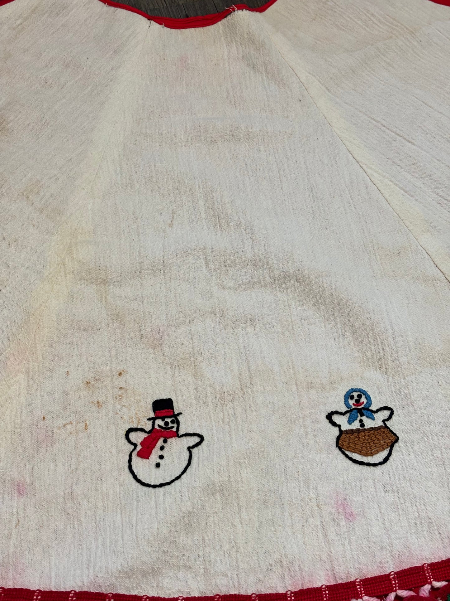 Vintage Embroidered Christmas Tree Skirt